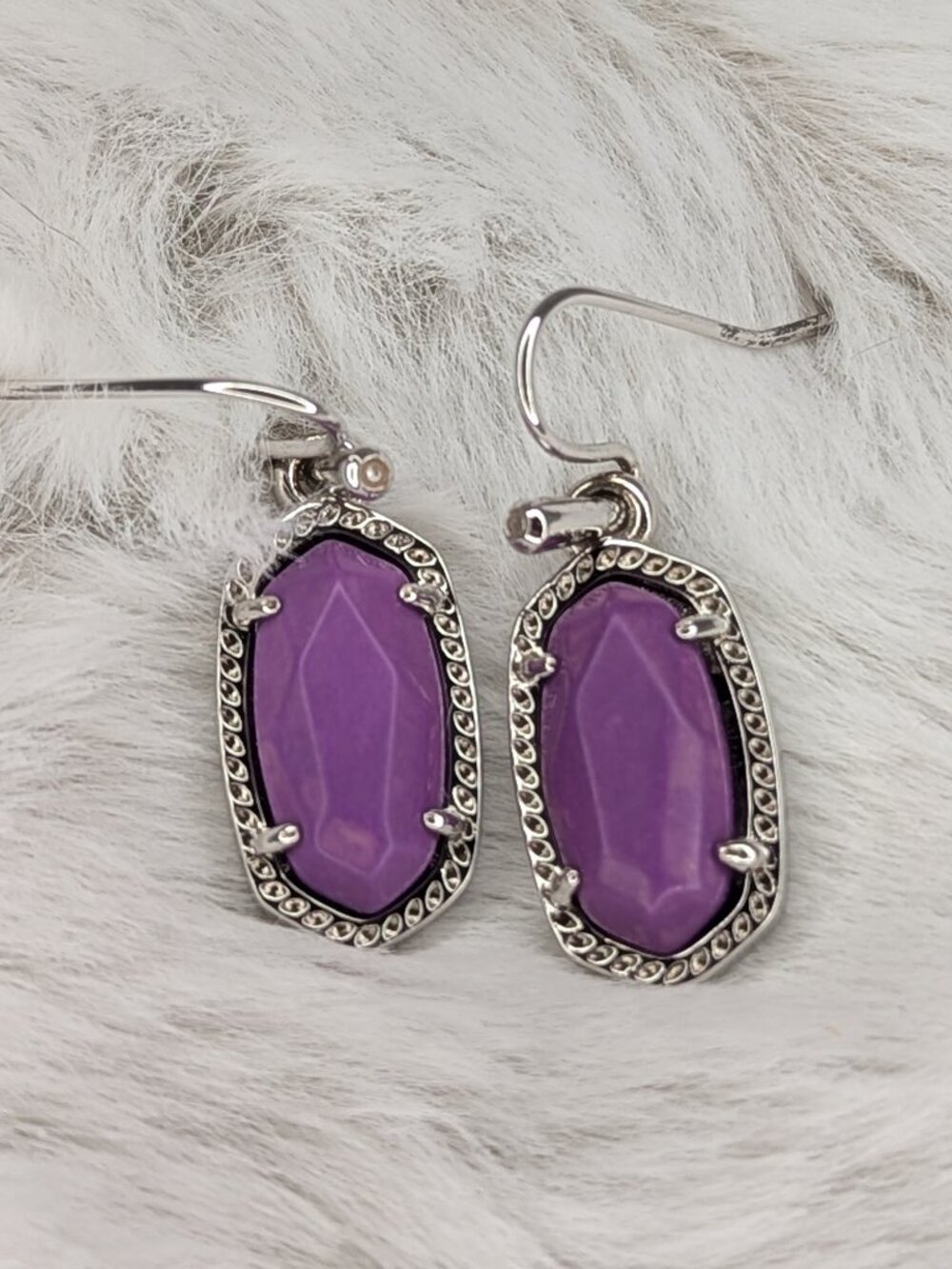 Kendra Scott Lee Earrings with Purple Stone in Silver - Picture 2 of 2